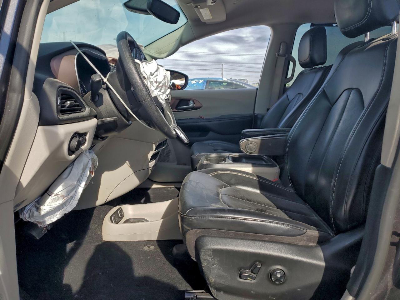 2020 Chrysler Minivan VIN 2C4RC1DG1LR265712 photo 7