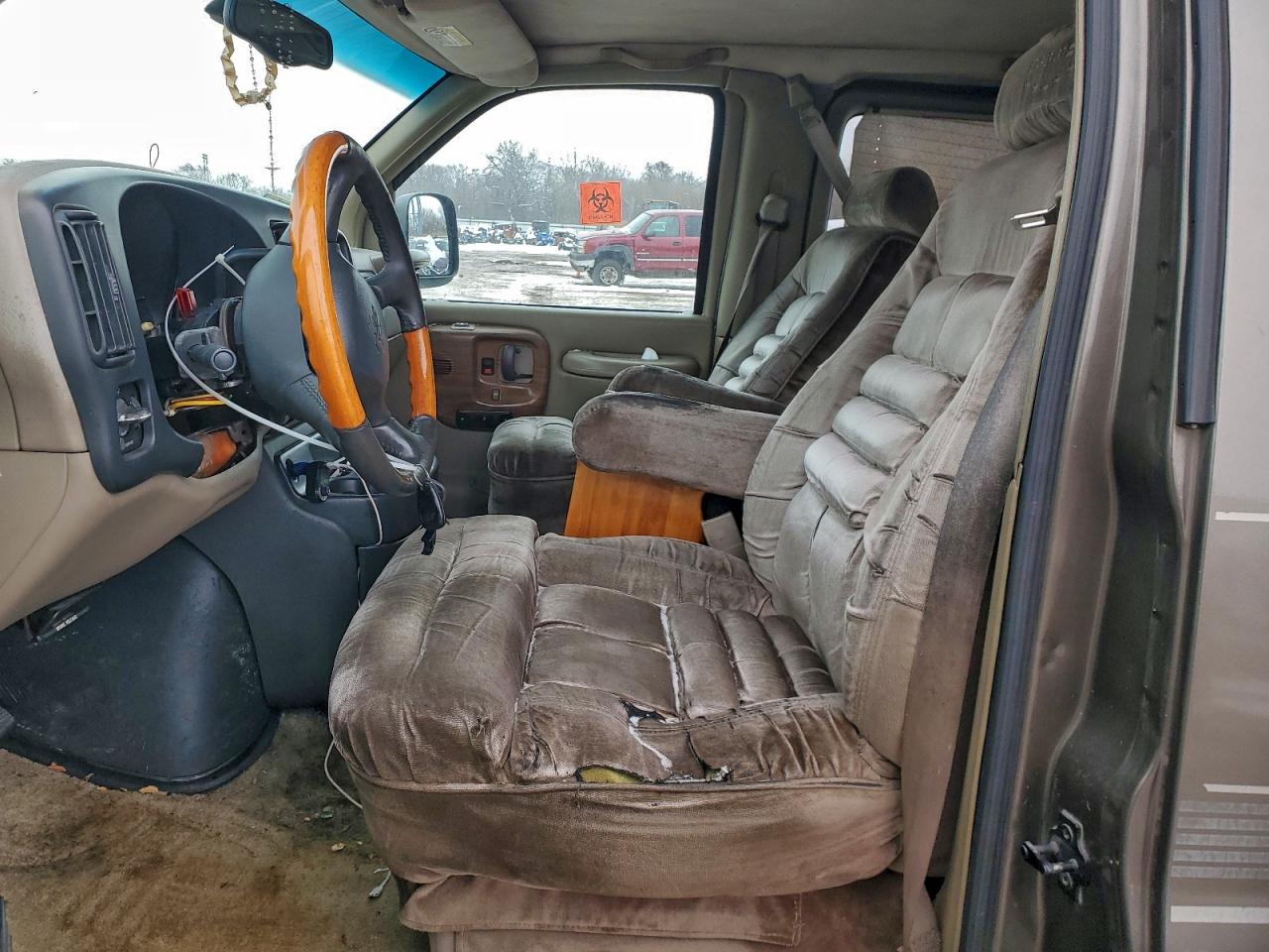 2000 CHEV Express VIN 1GBFG15R8Y1204428 photo 7