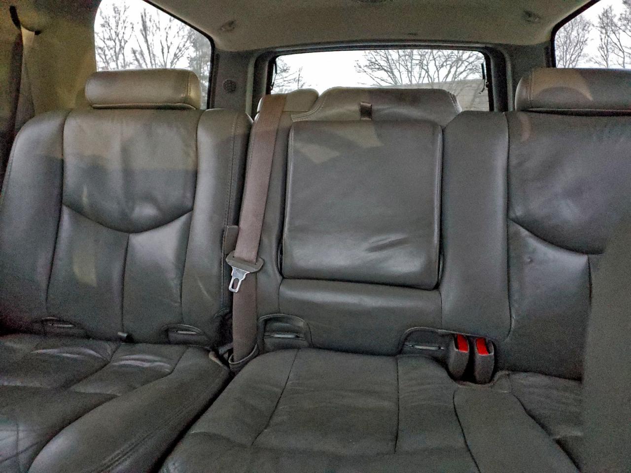 2005 GMC Yukon VIN 1GKFK16Z35J231948 photo 10