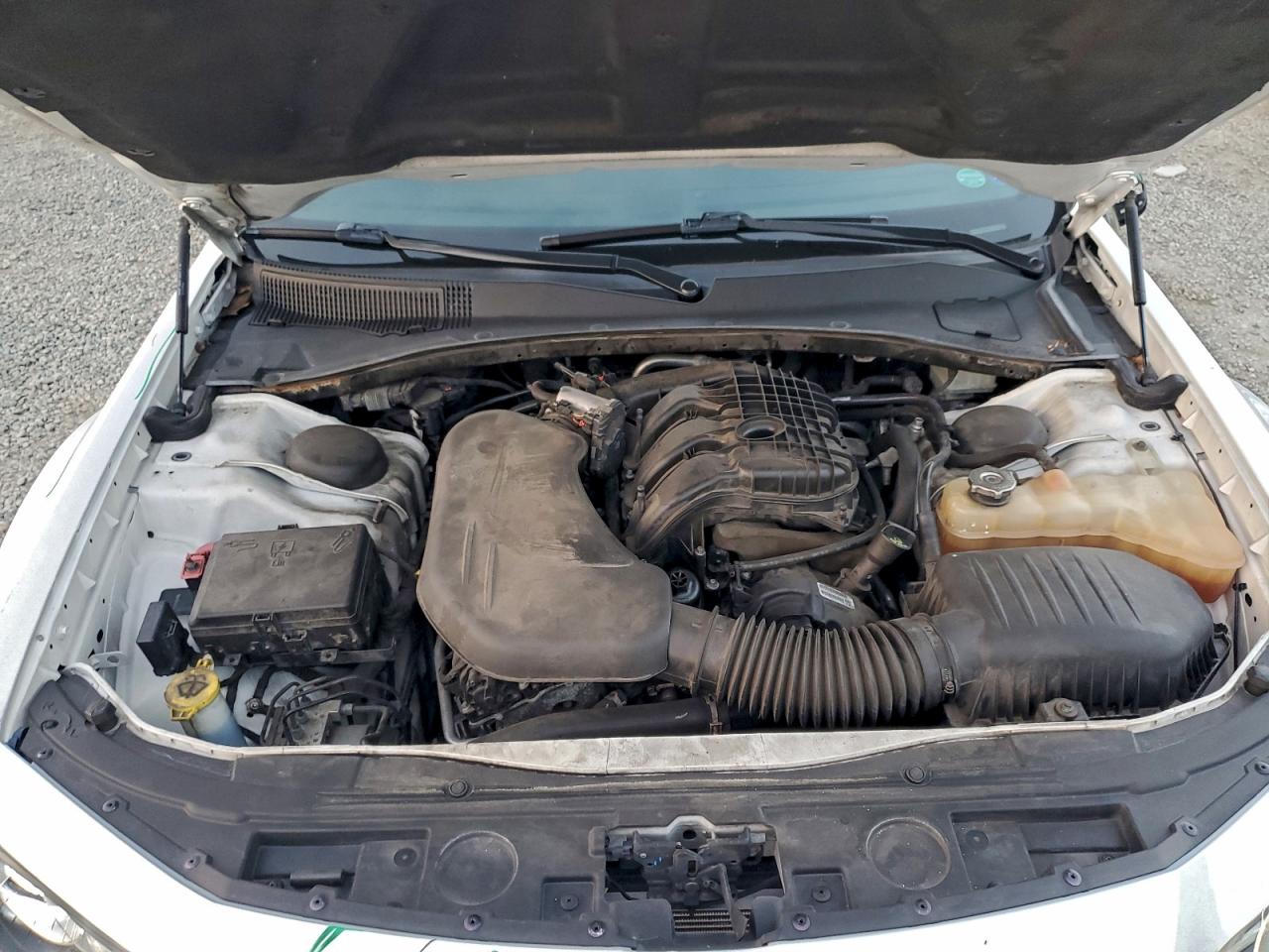 2017 Chrysler 300 VIN 2C3CCABGXHH572368 photo 11