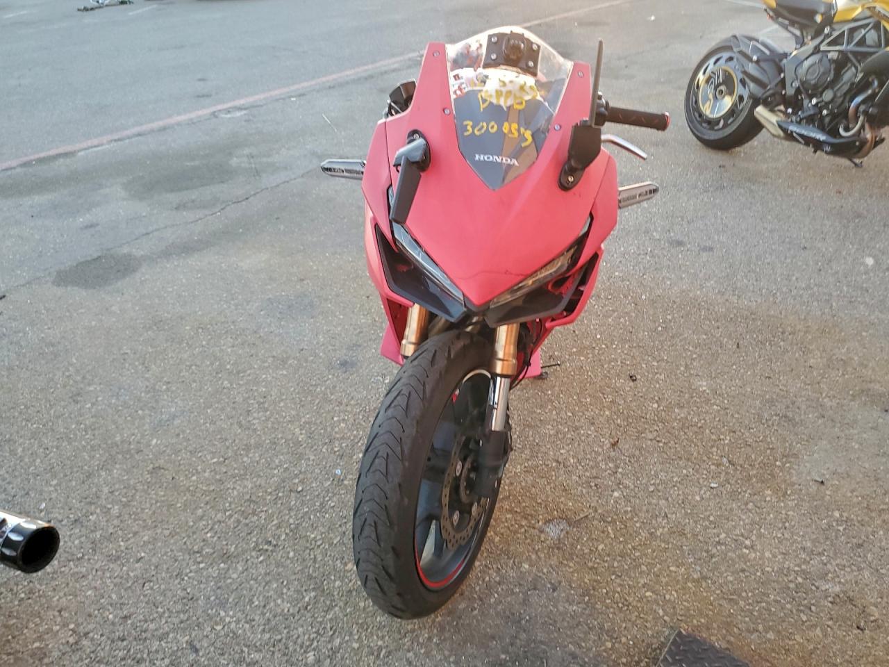 2022 Honda Cbr cycle VIN MLHPC6256N5300053 photo 2