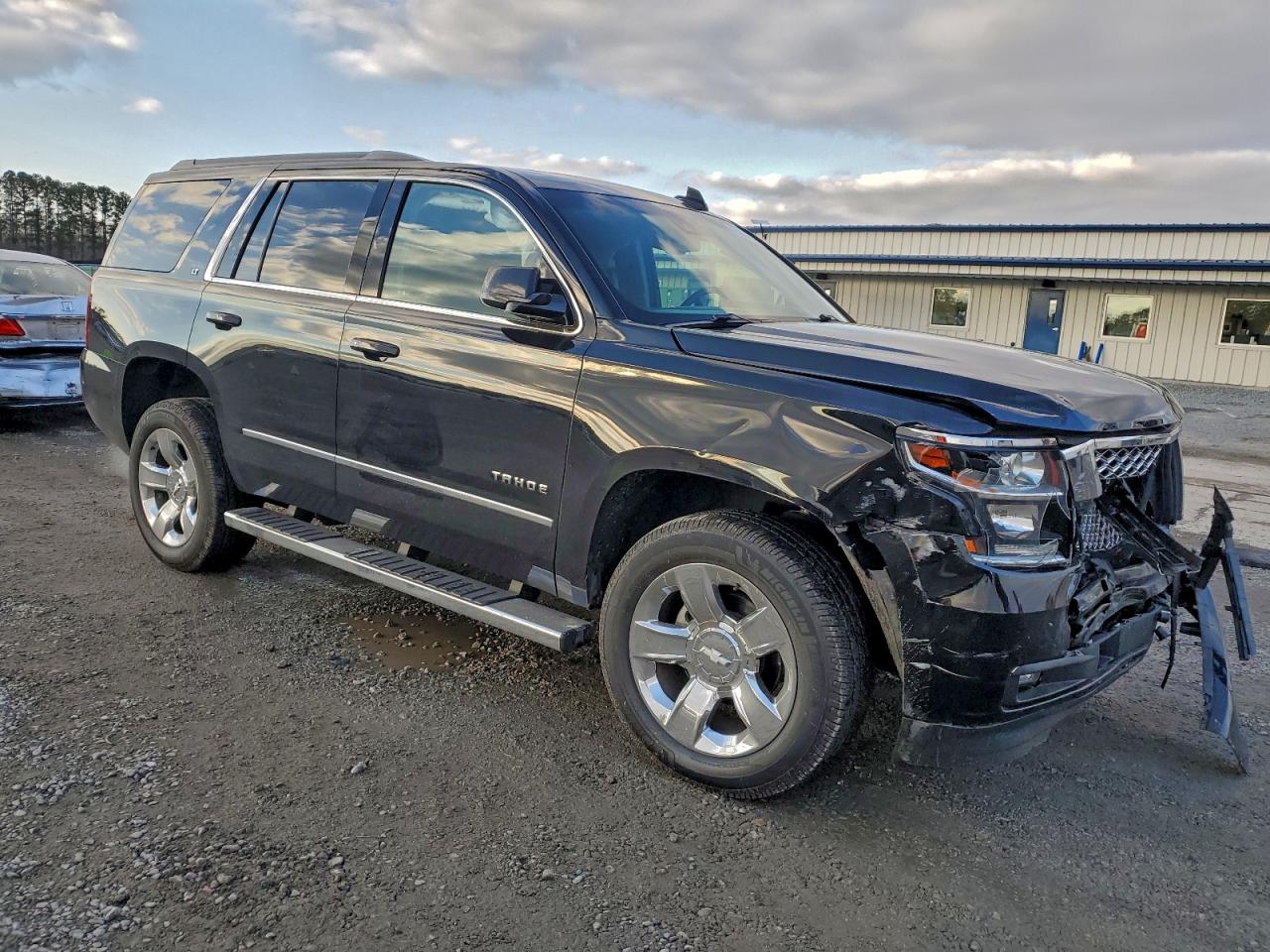 2018 CHEVROLET Tahoe VIN 1GNSKBKCXJR132936 photo 4