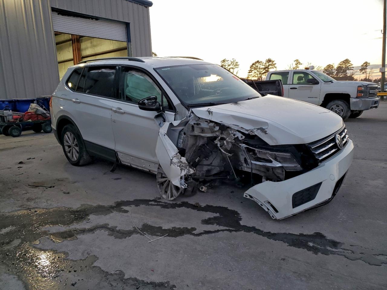 2020 Volkswagen Tiguan VIN 3VV1B7AX8LM154610 photo 4