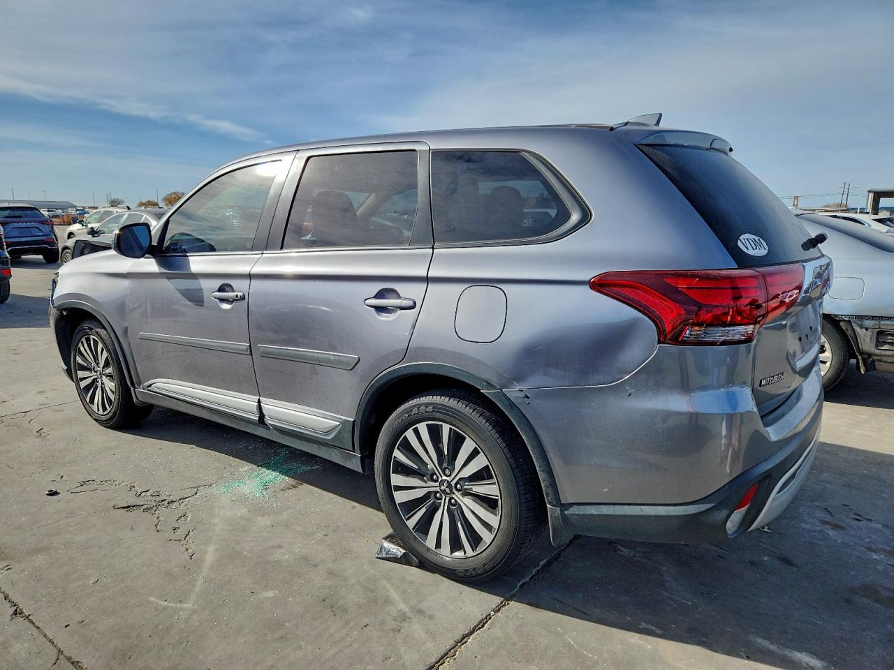 2019 Mitsubishi Outlander VIN JA4AD3A3XKZ010224 photo 2