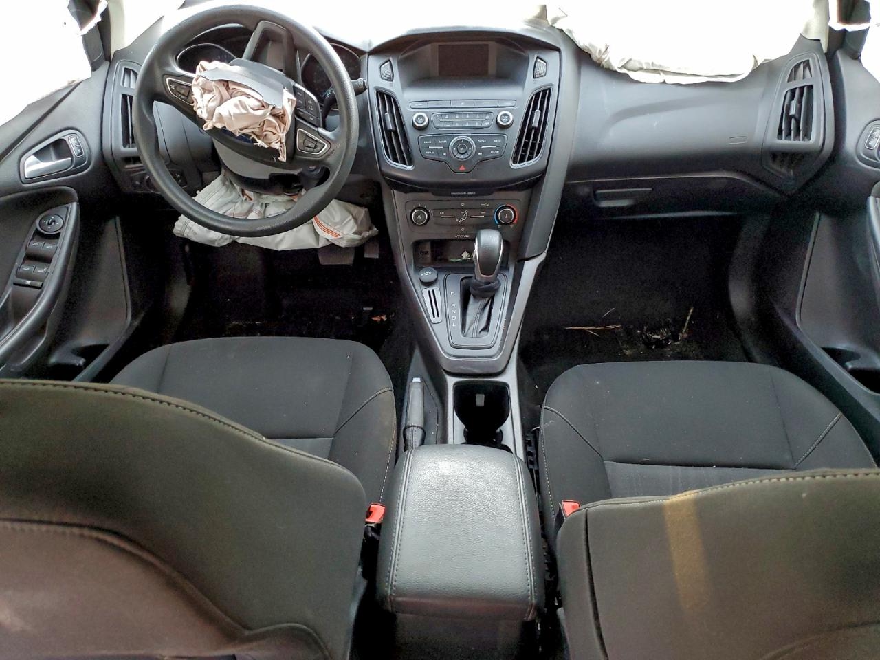 2018 Ford Focus VIN 1FADP3K23JL254899 photo 8