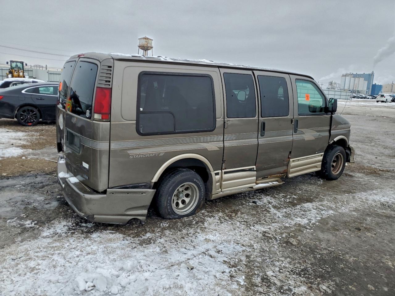 2000 CHEV Express VIN 1GBFG15R8Y1204428 photo 3