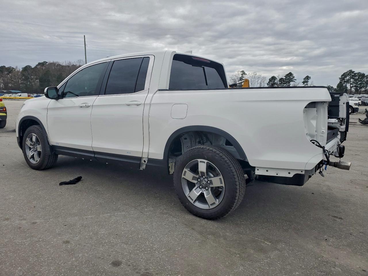 2025 Honda Ridgeline VIN 5FPYK3F53SB049206 photo 2