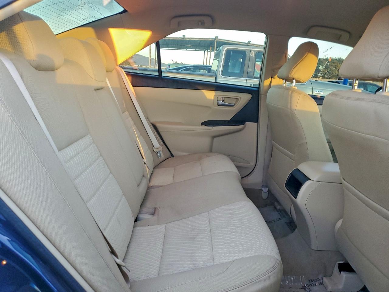 2016 Toyota Camry sola VIN 4T1BD1FK8GU184064 photo 10