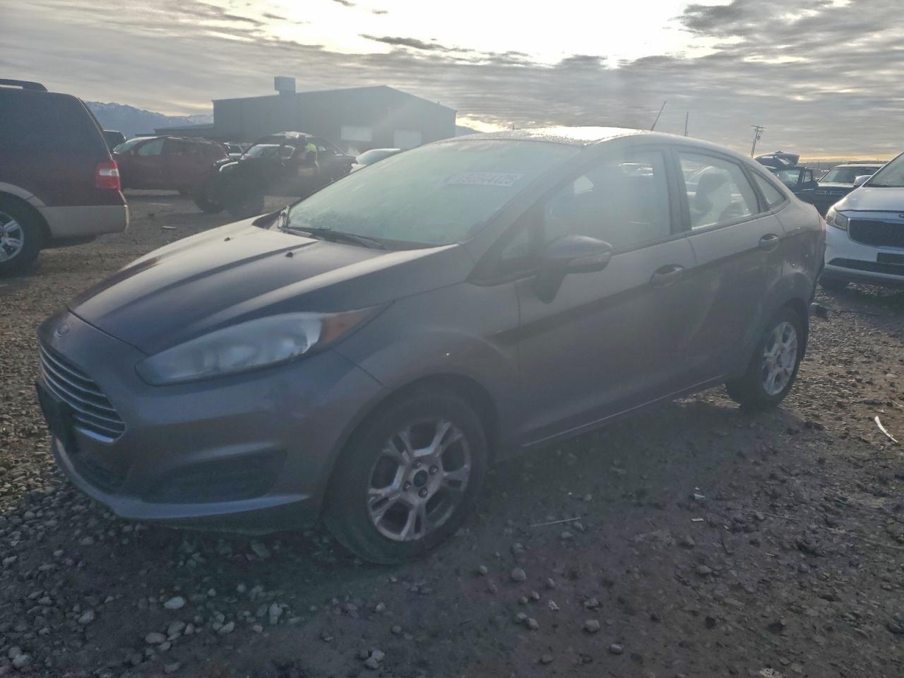 2014 Ford Fiesta VIN 3FADP4BJ6EM176717 photo 1