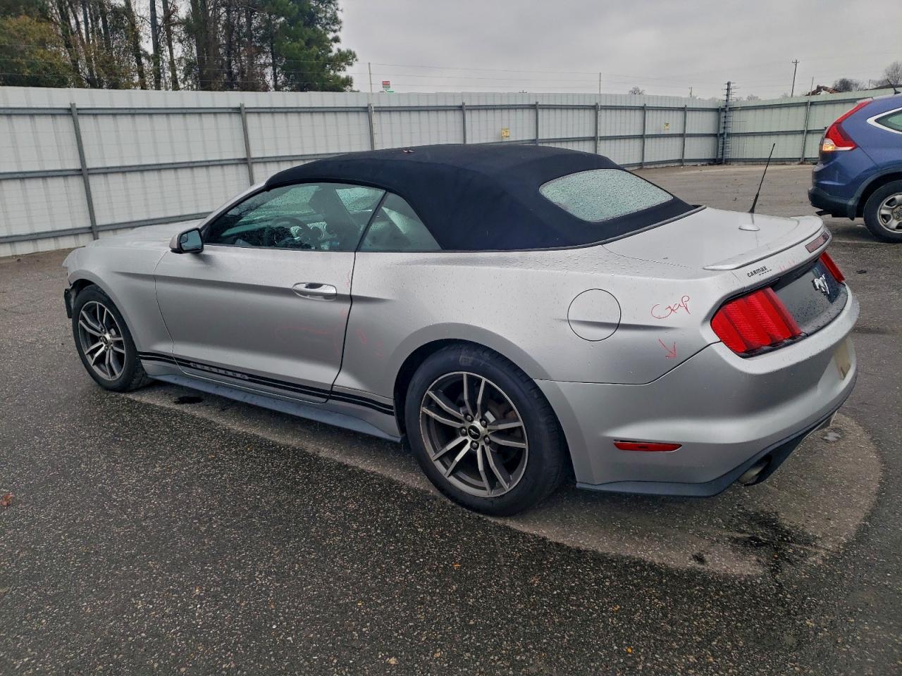 2016 Ford All models VIN 1FATP8UH8G5329085 photo 2