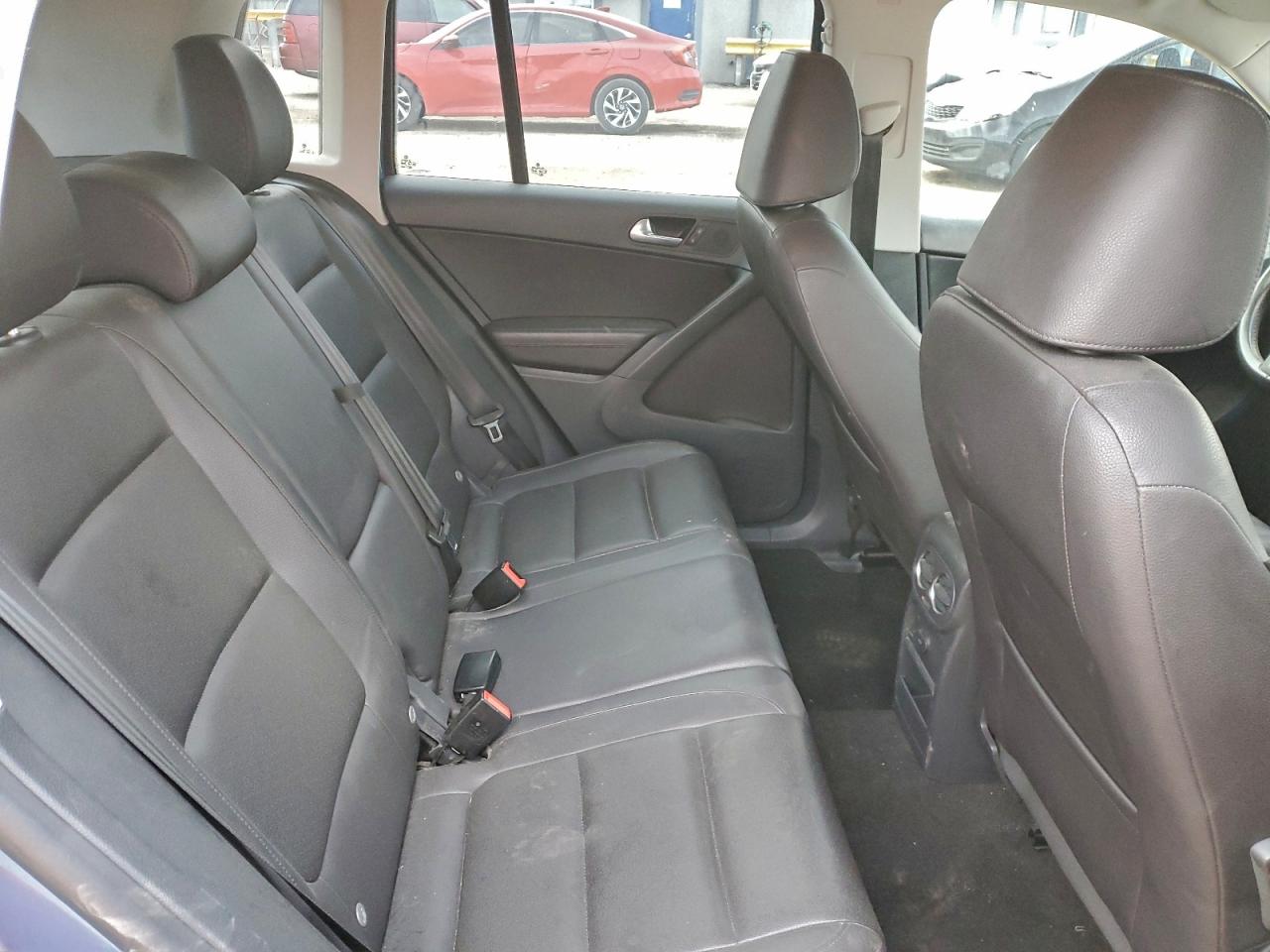 2017 Volkswagen Tiguan VIN WVGAV7AX3HK024220 photo 10