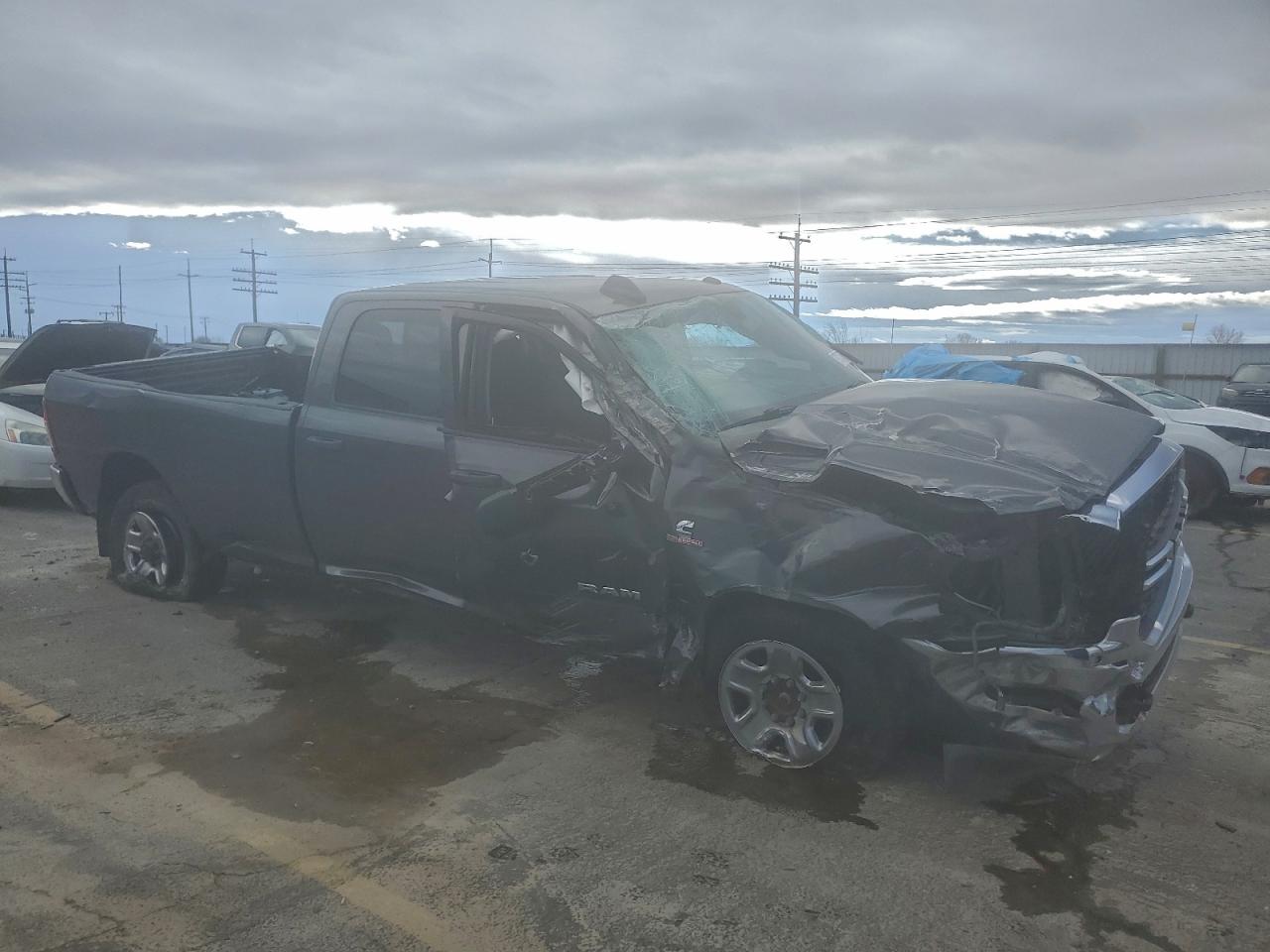 2019 Ram 3500 VIN 3C63R3GL8KG648499 photo 4