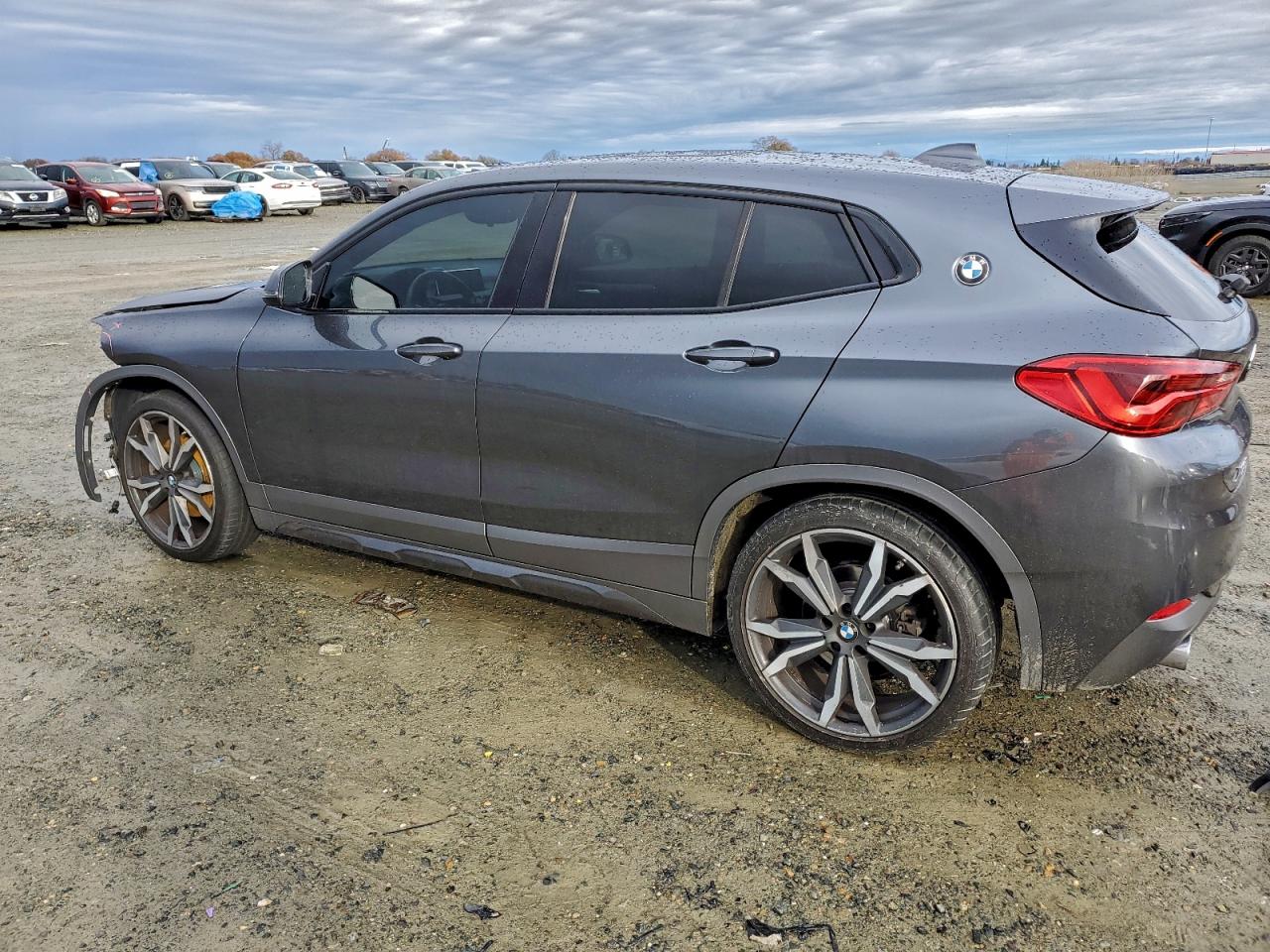 2018 BMW X2 VIN WBXYJ5C30JEF70528 photo 2