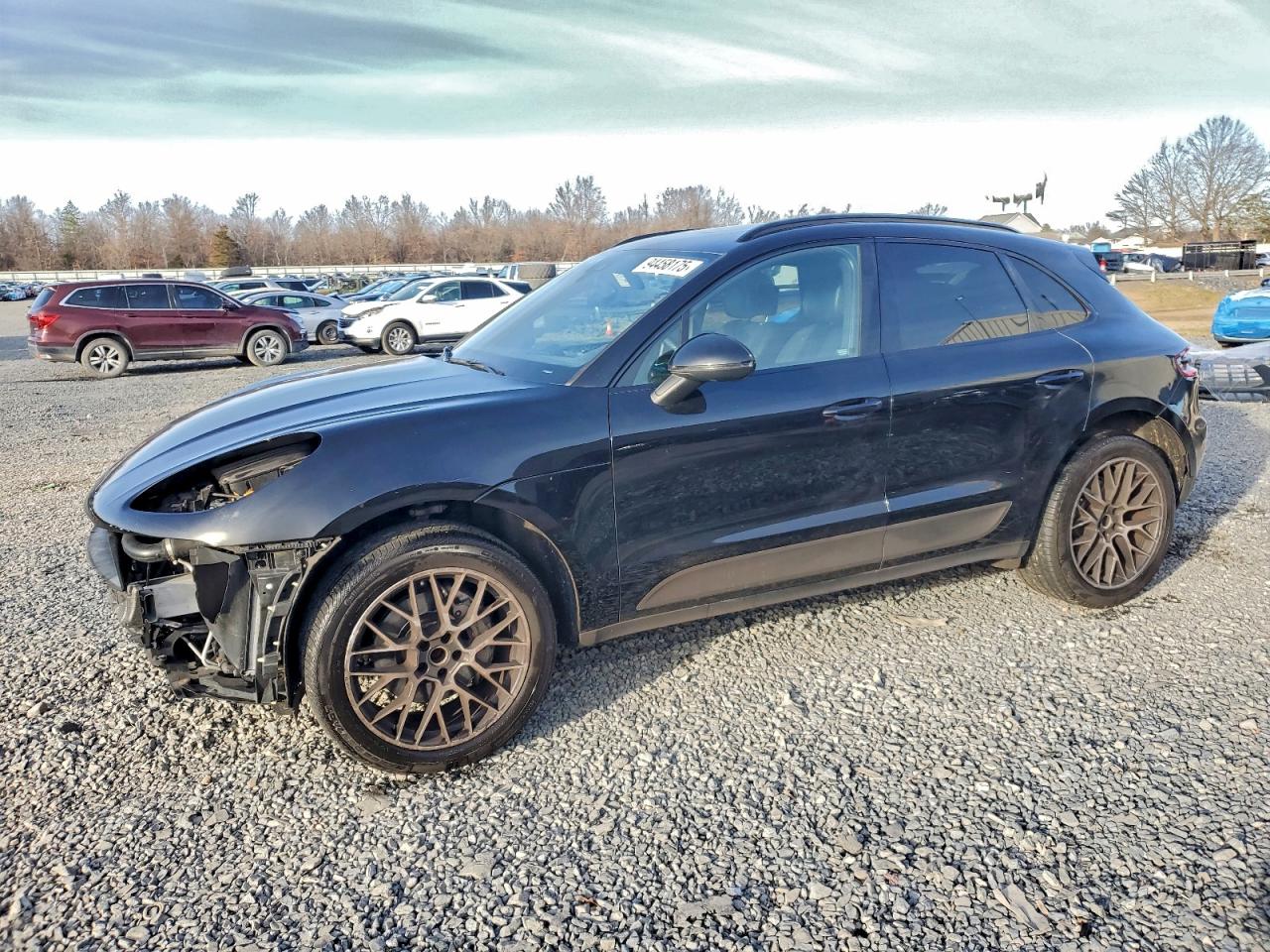 2017 Porsche Macan VIN WP1AB2A54HLB19411 photo 1