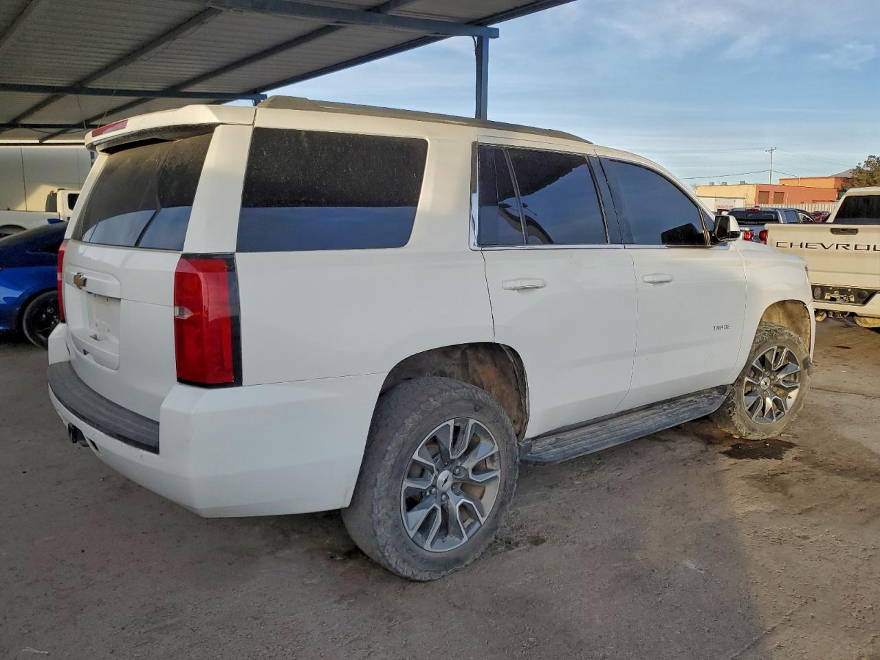 2020 Chevrolet Tahoe VIN 1GNSCBKC0LR182146 photo 3