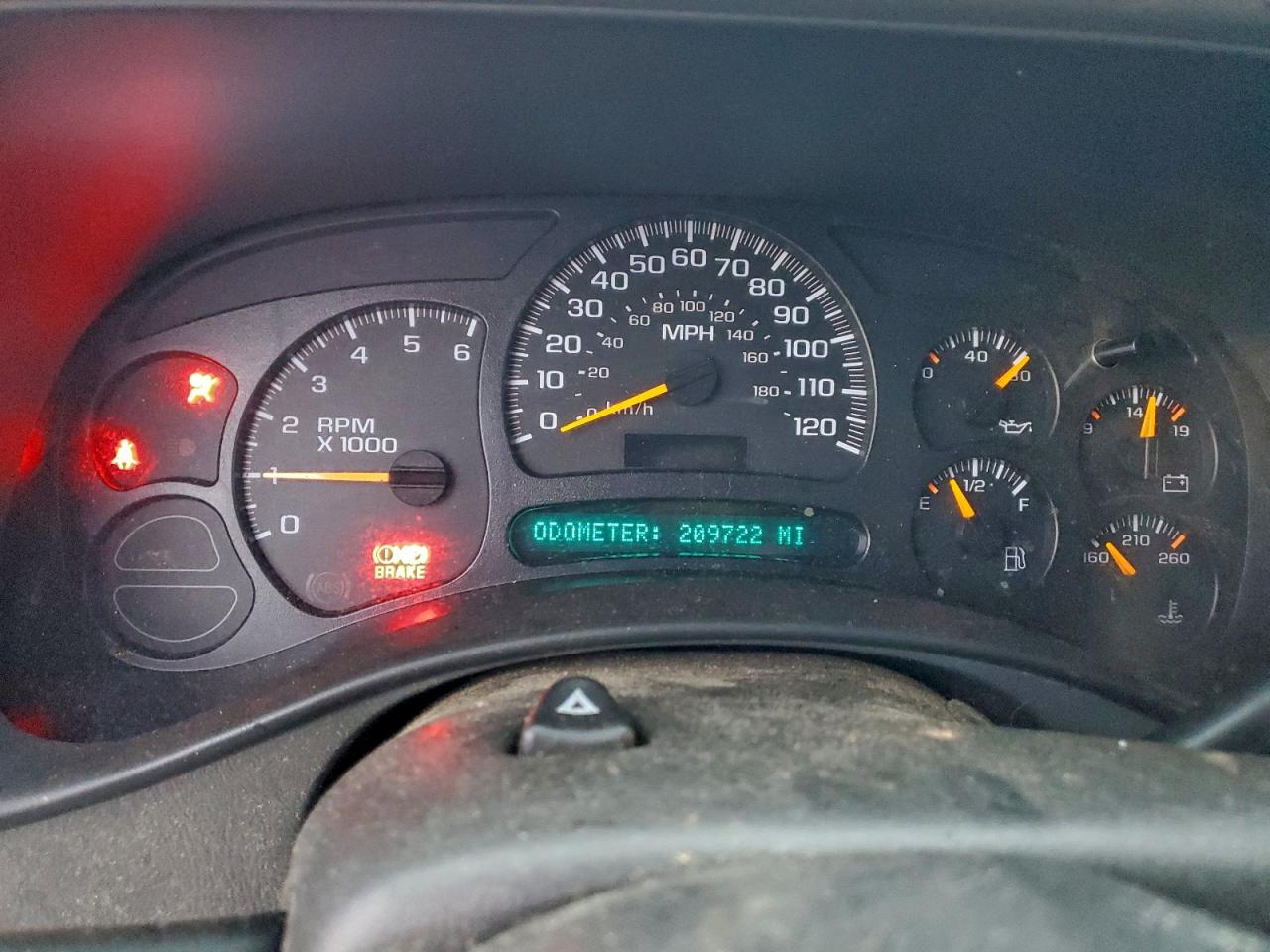 2005 GMC Yukon VIN 1GKFK16Z35J231948 photo 9