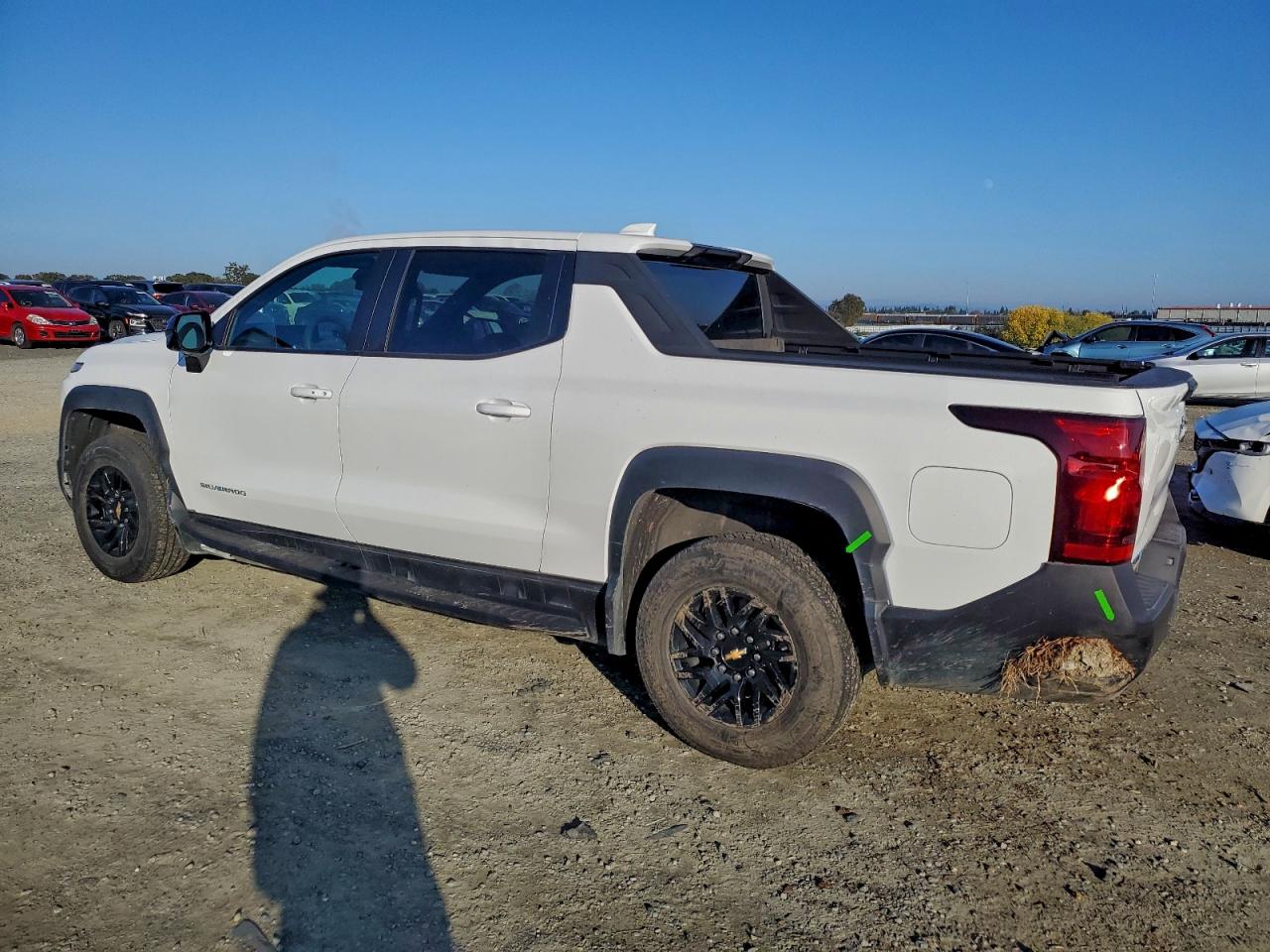 2024 Chevrolet All models VIN 1GC10UED2RU200455 photo 2