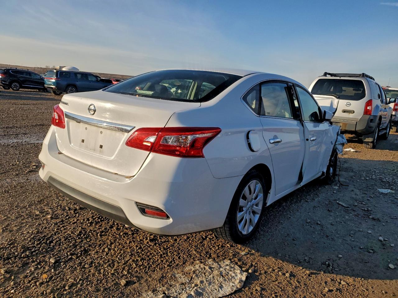 2018 Niss Sentra VIN 3N1AB7AP3JY282454 photo 3