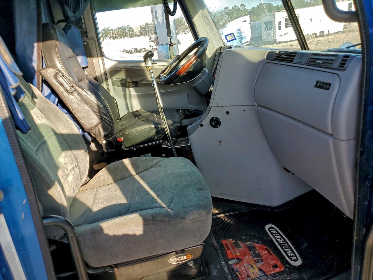 2009 FREIGHTLINER All other VIN 1FUJA6CK69LAD3105 photo 5