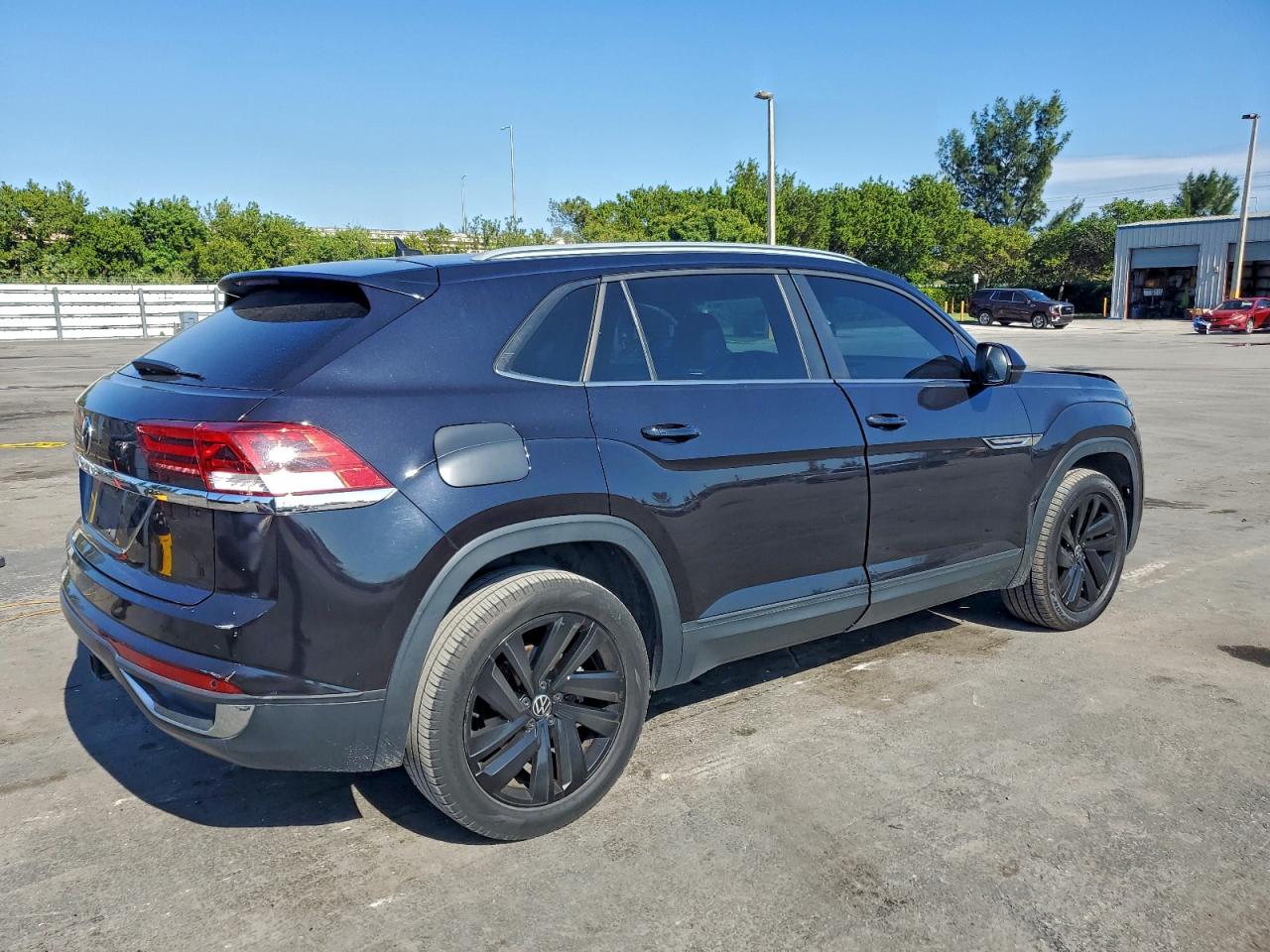 2022 Volkswagen Atlas VIN 1V2JE2CA7NC201999 photo 3