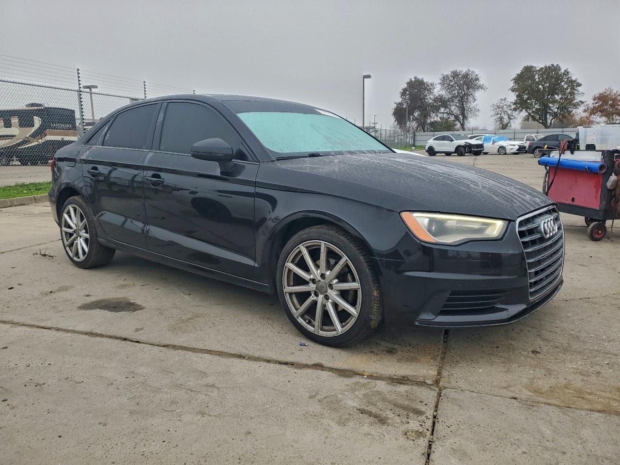 2015 Audi A3 VIN WAUAJGFFXF1068053 photo 4