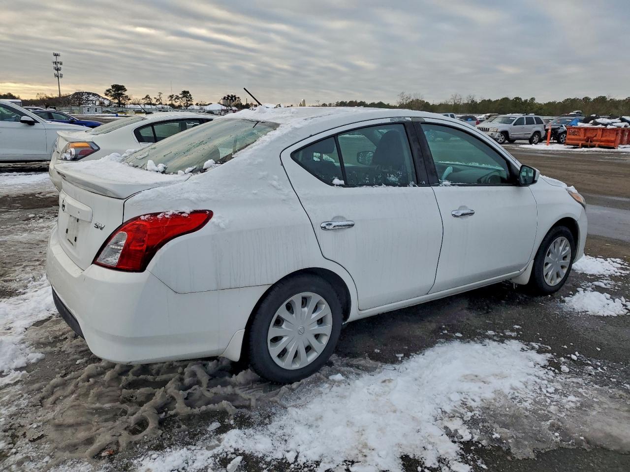 2017 NISS Versa VIN 3N1CN7AP2HL830984 photo 3