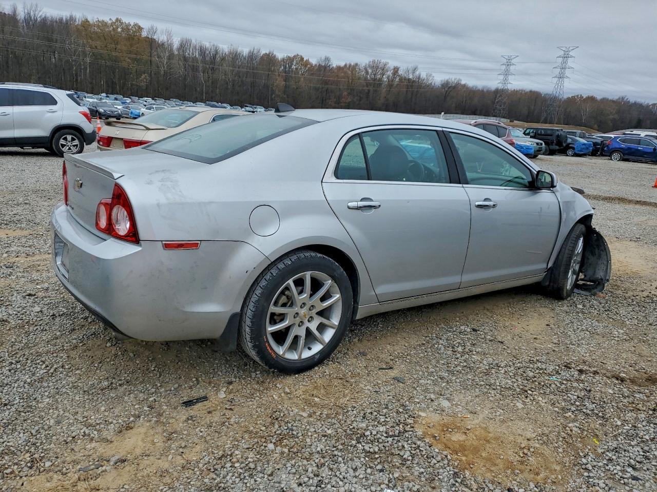 2012 Chev Malibu VIN 1G1ZG5E70CF117075 photo 3