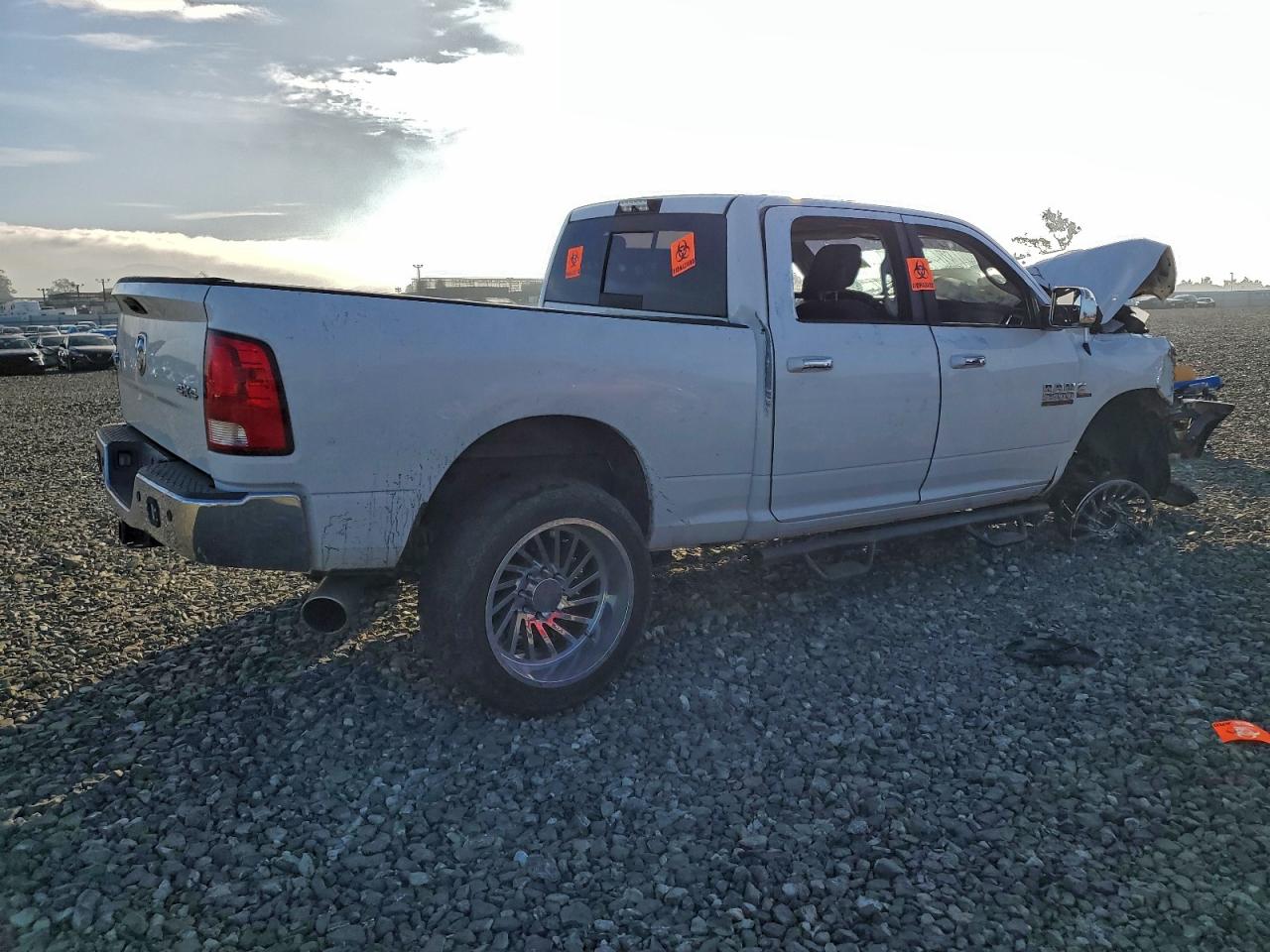 2014 Ram All models VIN 3C6UR5DLXEG160602 photo 3
