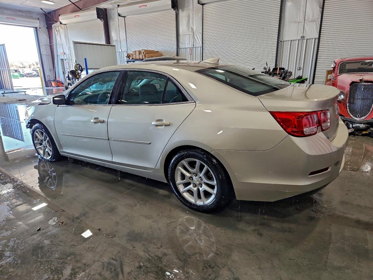 2016 Chevrolet Malibu VIN 1G11C5SA2GF144194 photo 2