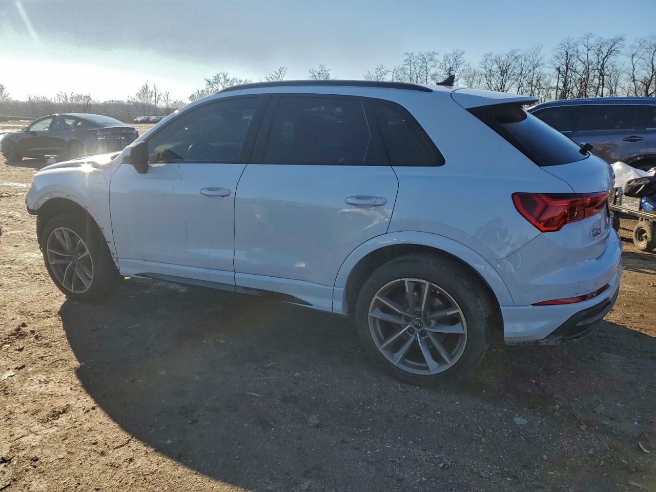 2022 Audi Q3 VIN WA1DECF34N1041622 photo 2