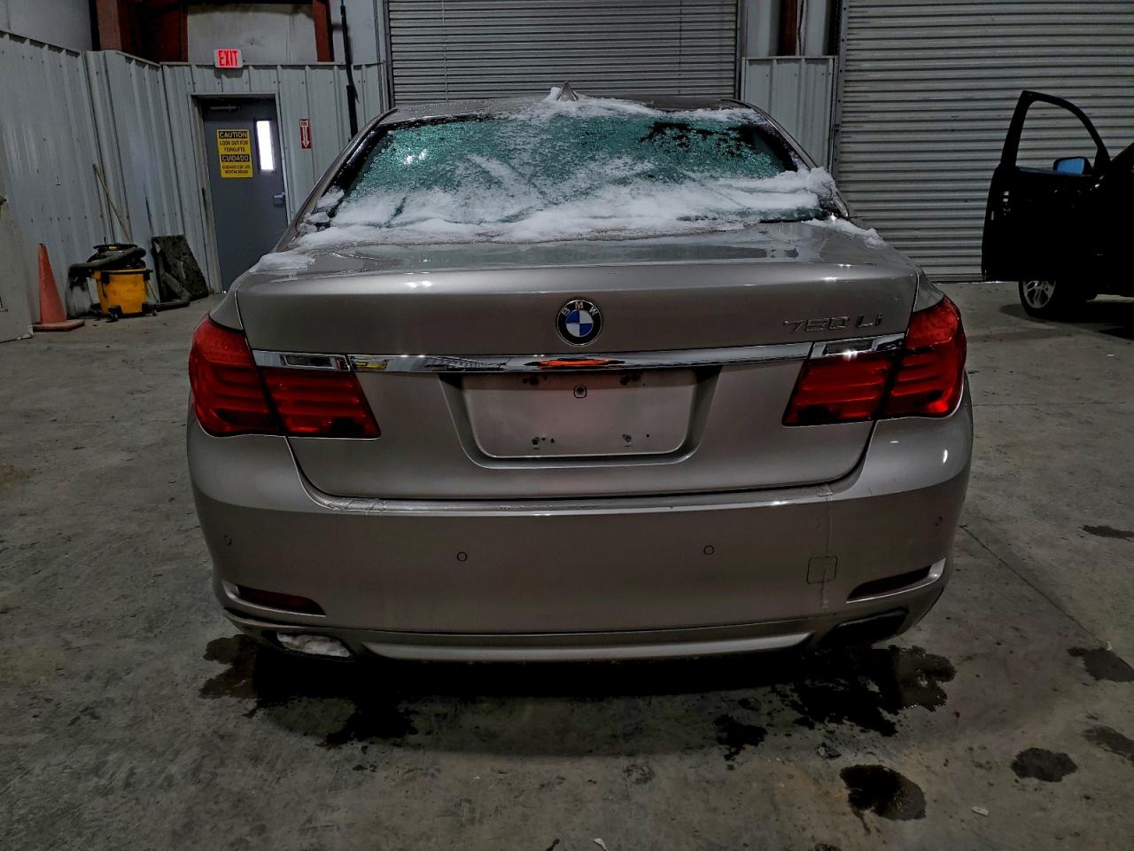 2012 BMW 7 series VIN WBAKC8C57CC437189 photo 6