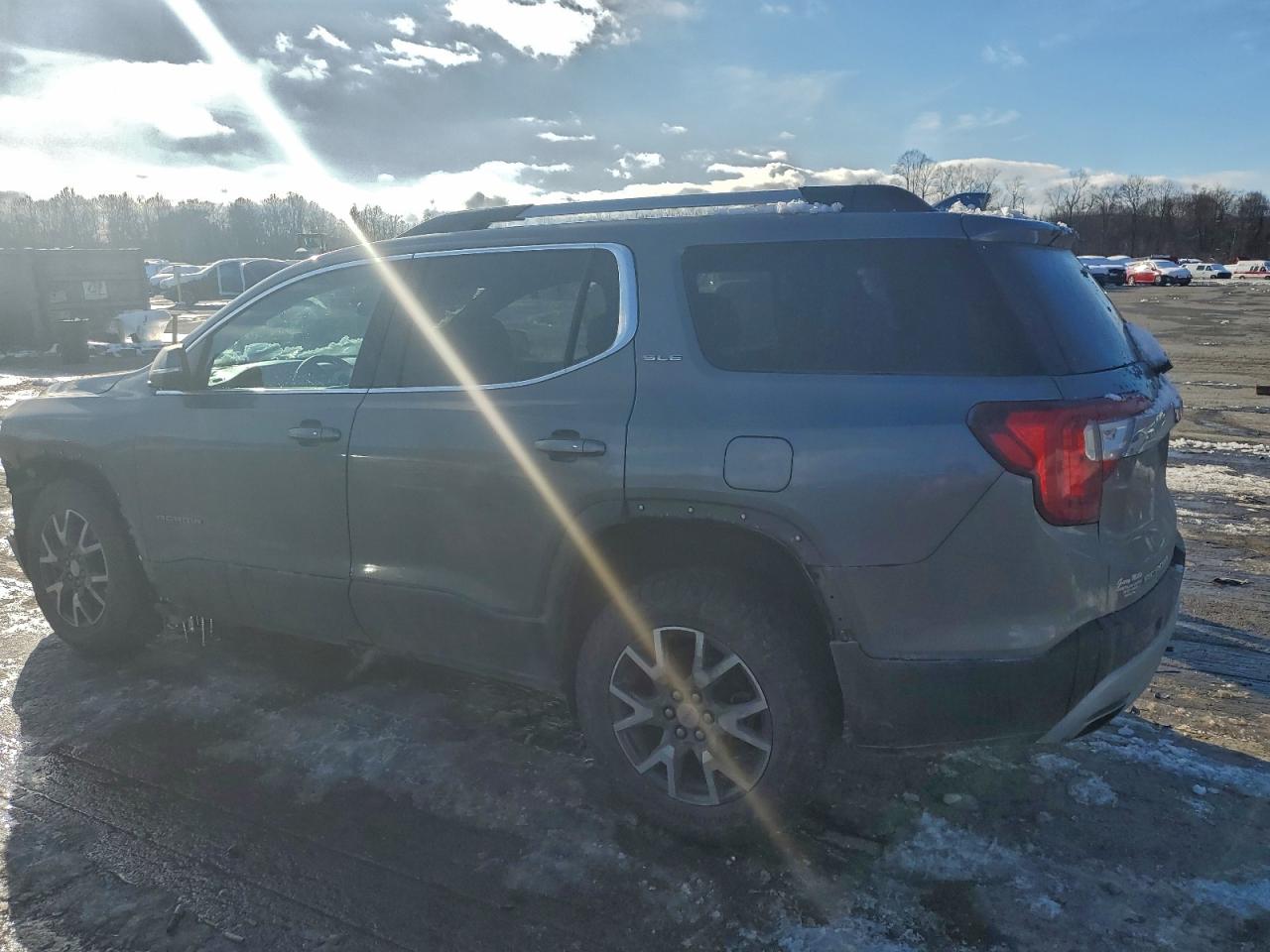 2022 GMC Acadia VIN 1GKKNRL49NZ154713 photo 2