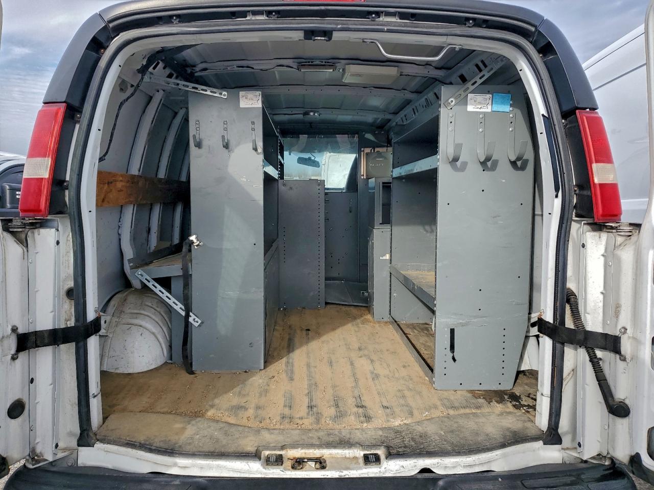 2013 CHEV Express VIN 1GCWGFCB1D1902193 photo 11