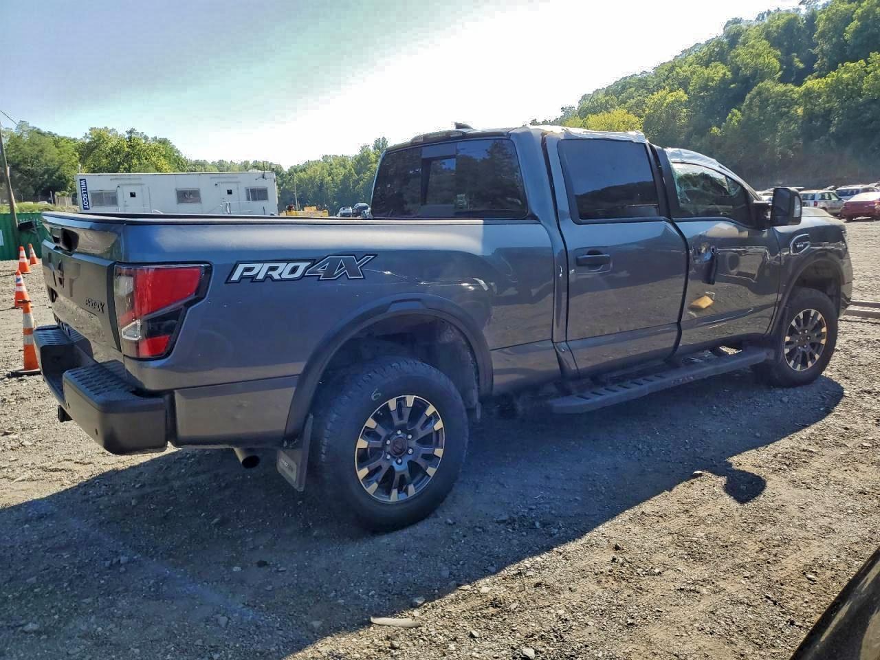2023 Nissan TITAN VIN 1N6AA1FB9PN114590 photo 3