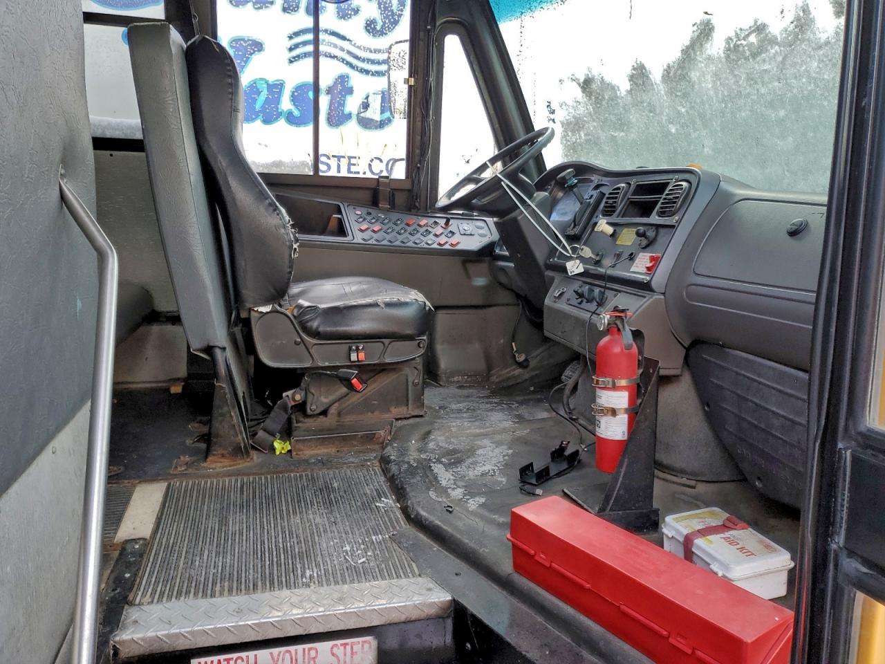 2011 FREIGHTLINER All other VIN 4UZABRDT1BCAU4001 photo 5