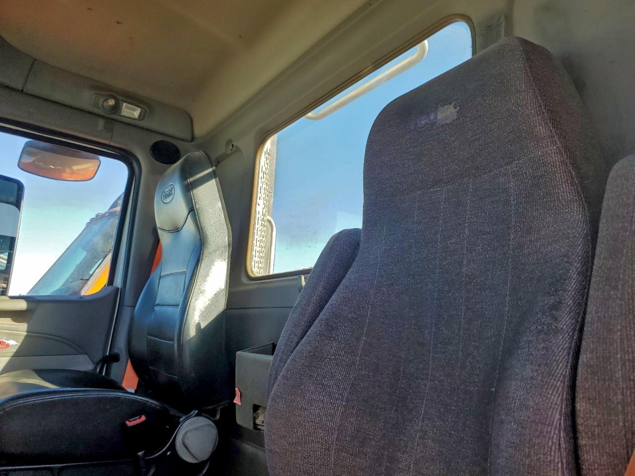 2018 PETERBILT All models VIN 1XPBA48XXJD478031 photo 6