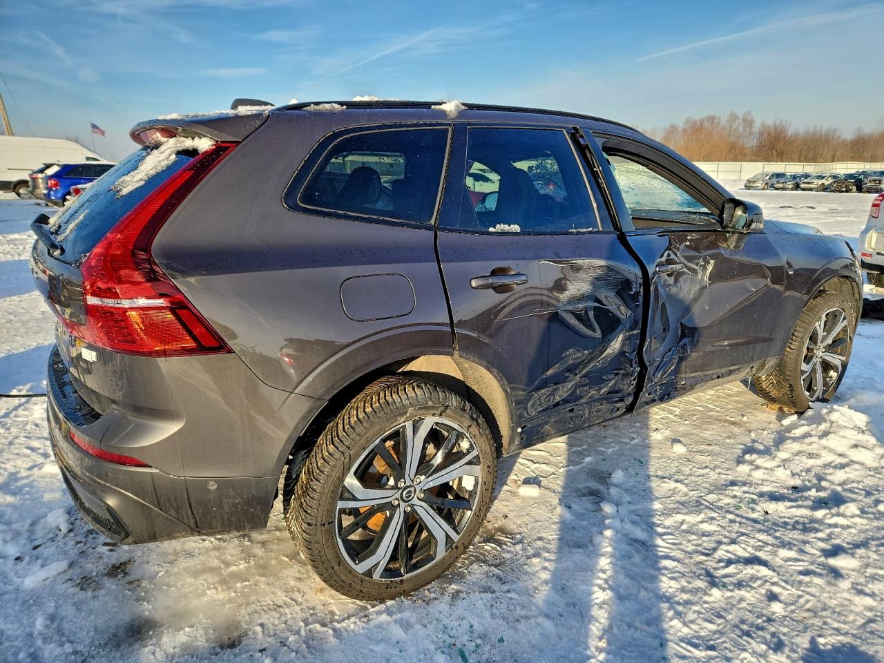 2022 Volvo Xc60 t8 re VIN YV4BR0DM2N1953805 photo 3