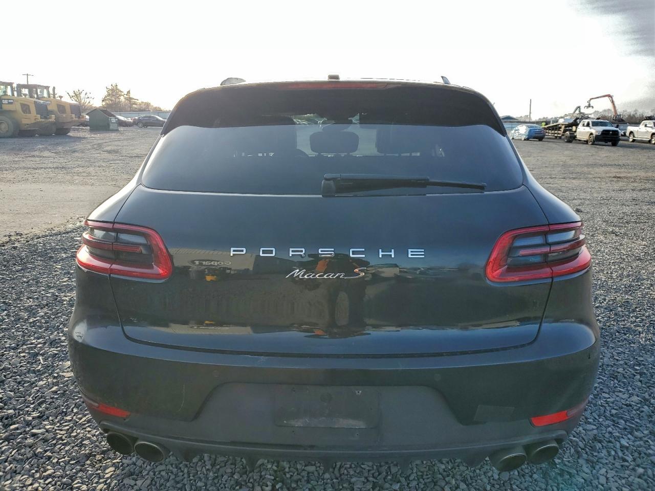 2017 Porsche Macan VIN WP1AB2A54HLB19411 photo 6
