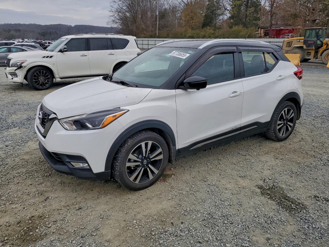 2019 Niss Kicks VIN 3N1CP5CU9KL479659 photo 1