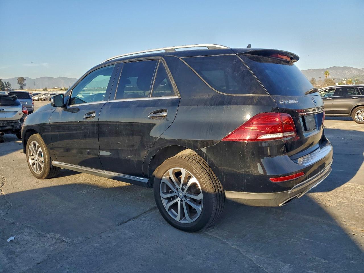 2017 Mercedes-Benz Gle class VIN 4JGDA6DB9HA901043 photo 2