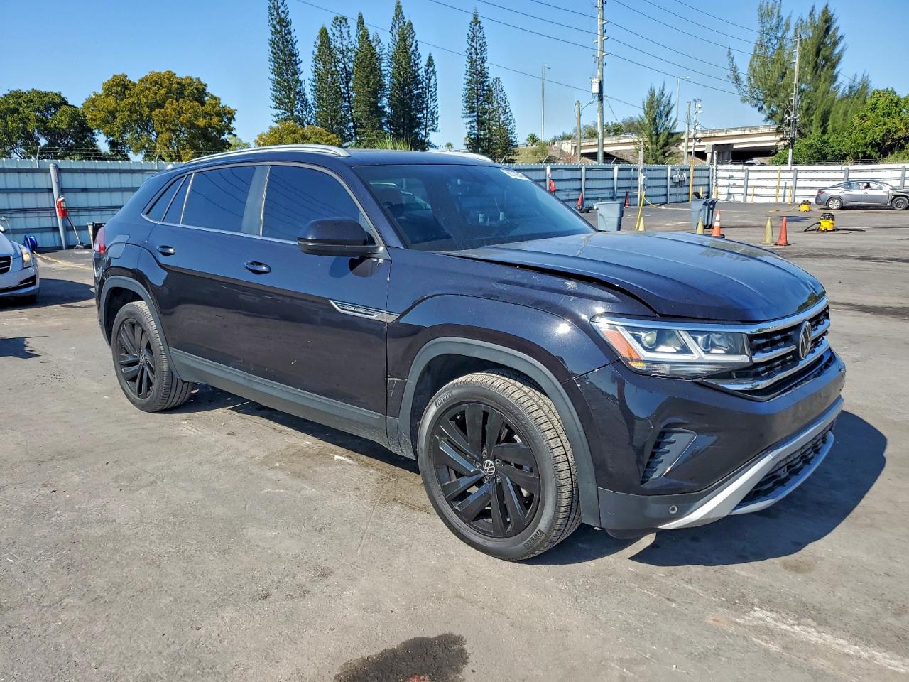 2022 Volkswagen Atlas VIN 1V2JE2CA7NC201999 photo 4