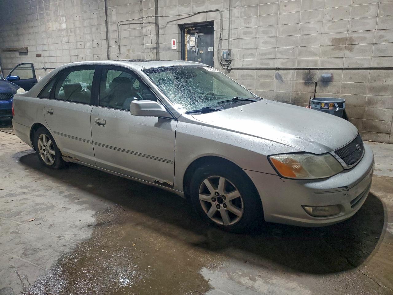 2001 Toyota Avalon VIN 4T1BF28B41U167296 photo 4