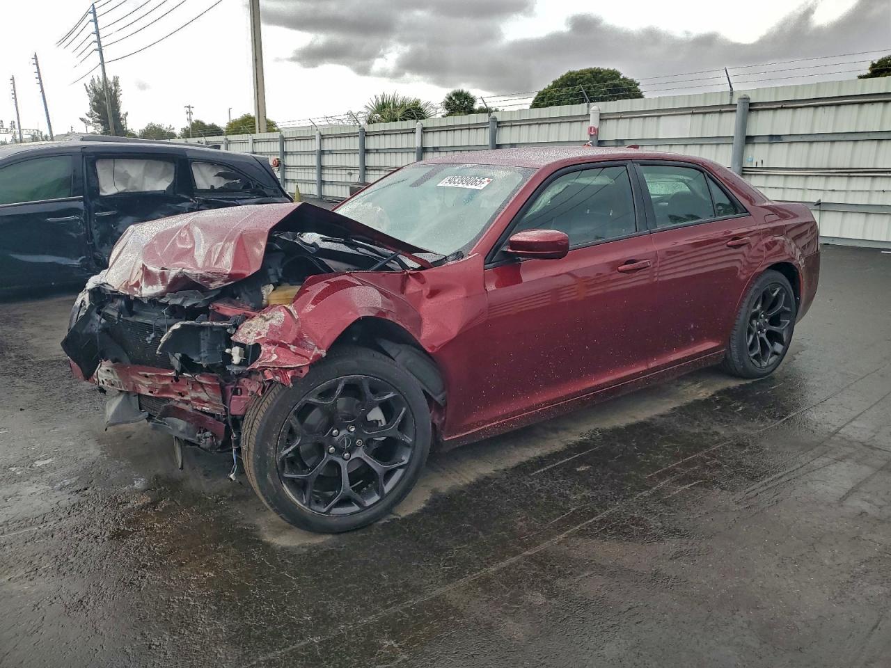 2019 Chrysler 300 VIN 2C3CCABG5KH654015 photo 1